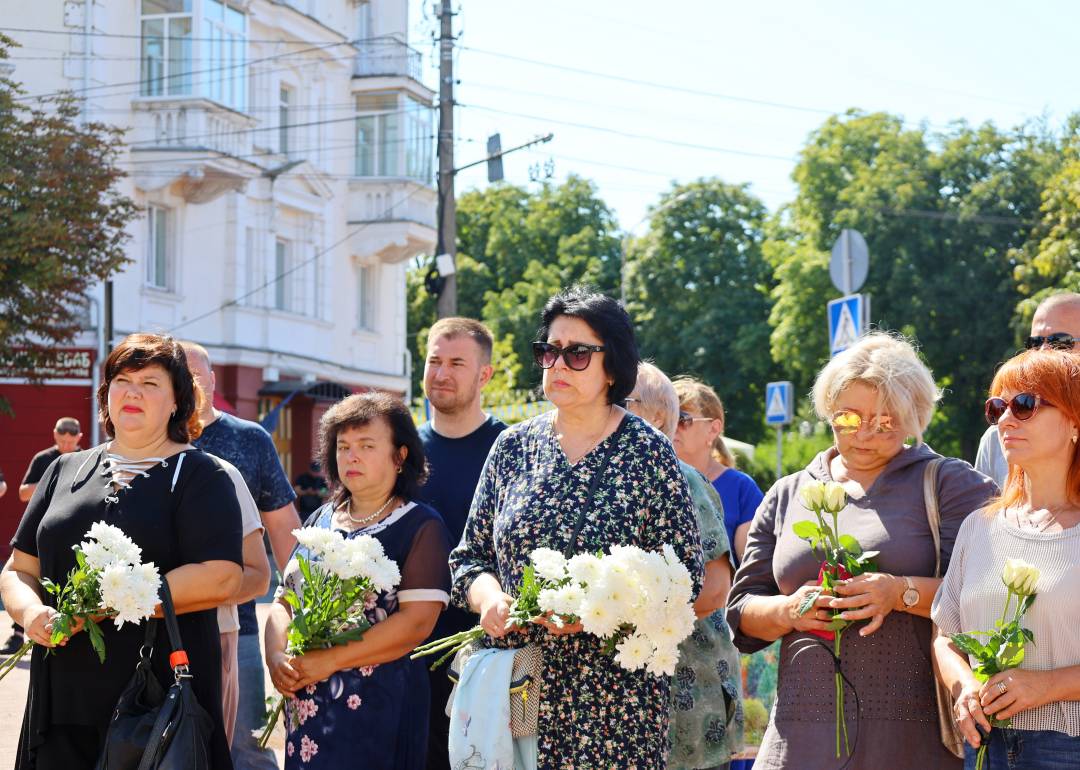 Перша річниця трагедії: в Чернігові вшанували пам'ять загиблих внаслідок ракетного удару рф 19 серпня