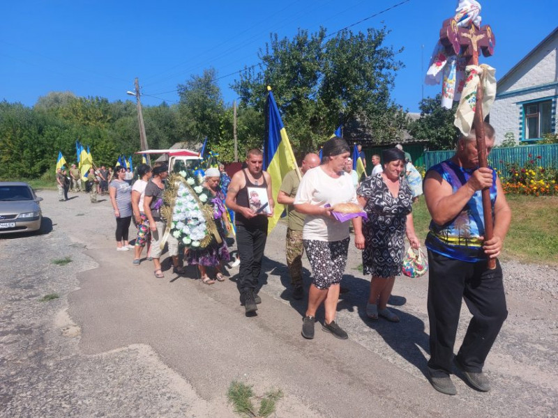 Трагічно загинув у День Незалежності: на Чернігівщині попрощалися з військовим