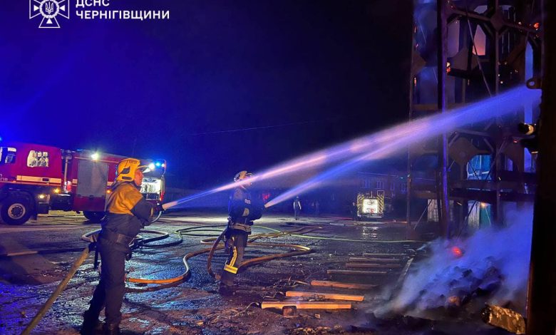 У Чернігові горіло приміщенні виробничо-складського призначення (Фото)