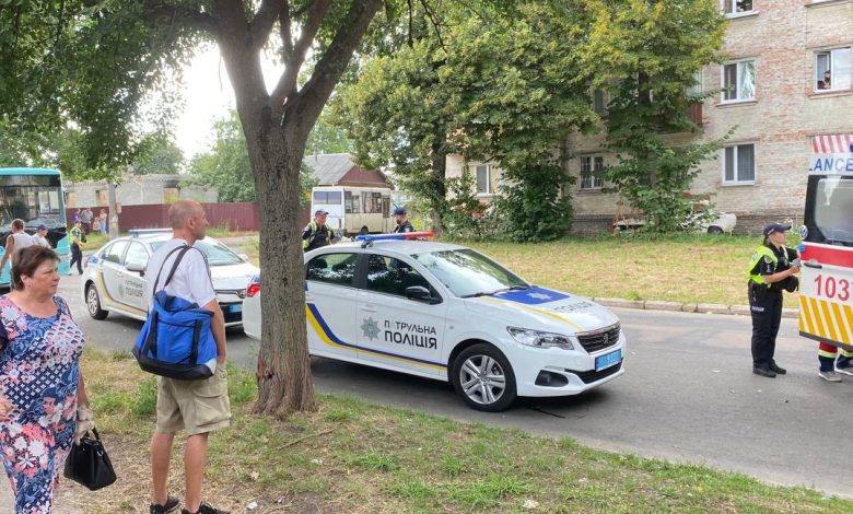 У Чернігові відбулось ДТП за участі легковика та пасажирського автобуса (Фото, Відео)