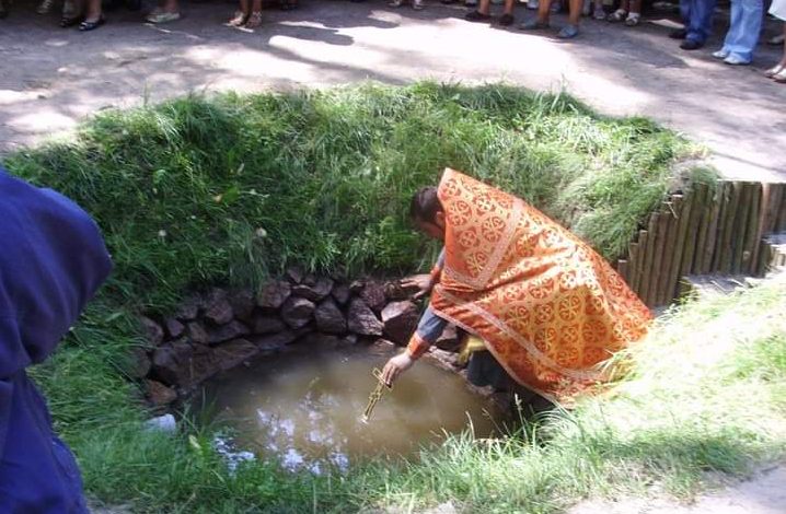 У громаді на Чернігівщині є джерело, вода із якого вважається цілющою