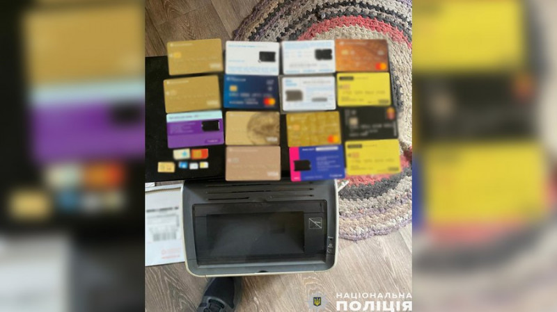 Торгували фейковою сільгосптехнікою: на Чернігівщині викрили групу, яка працювала по всій Україні