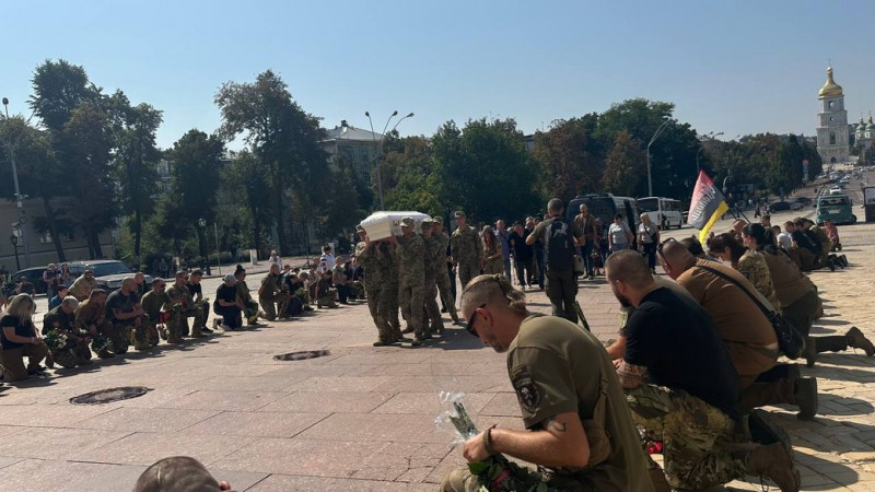 На Чернігівщині попрощалися з трьома бійцями ЗСУ: Олександром Ільницьким, Іваном Сухацьким і Сергієм Паньковичем