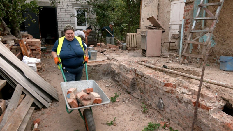 Сонячні панелі для прикордоння і будинок для багатодітної родини: прем’єр-міністерка Латвії відвідала Чернігівщину