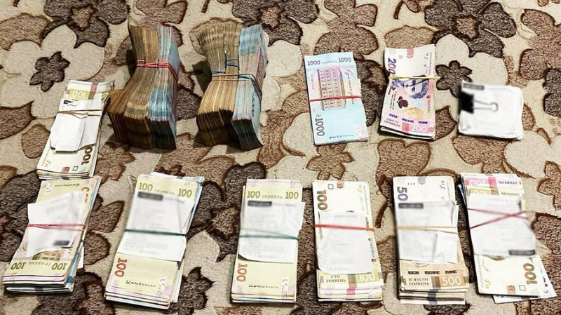 Збитки на 3 млн грн з деталей до пам'ятників: начальнику чернігівського "Спецкомбінату" оголосили про підозру