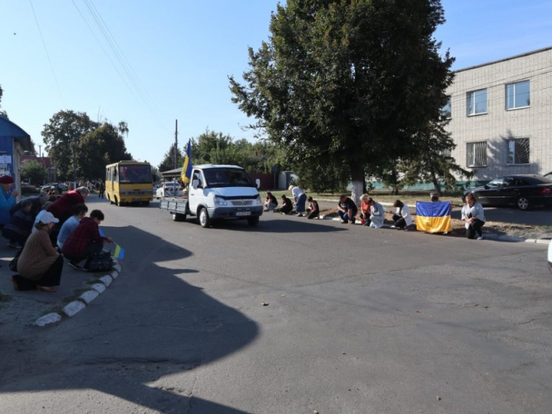 На Чернігівщині попрощалися з багатодітним батьком, захисником, який загинув на війні