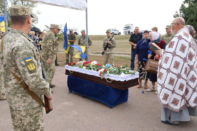 На Чернігівщині попрощалися з військовим лікарем, серце якого раптово зупинилося