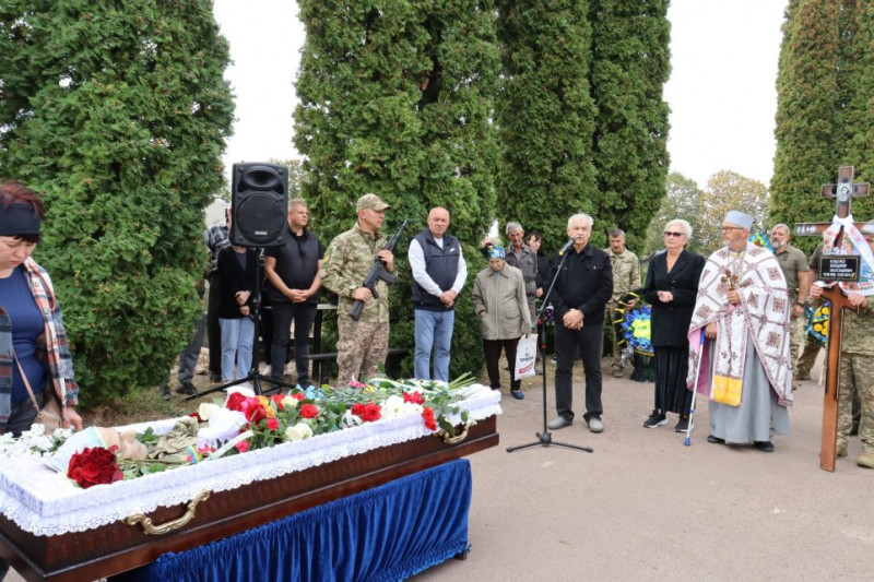 На Чернігівщині попрощалися з військовим лікарем, серце якого раптово зупинилося