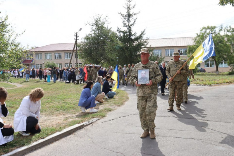 На Чернігівщині попрощалися з військовим лікарем, серце якого раптово зупинилося