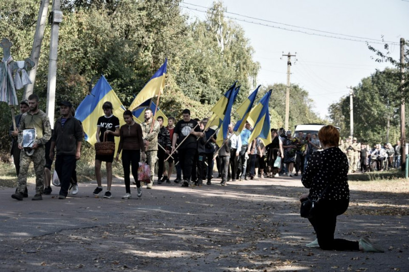 На Чернігівщині попрощалися з воїном, що помер в госпіталі у Дніпрі