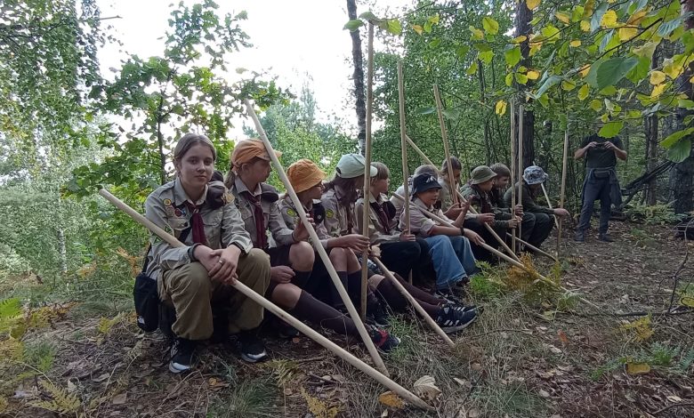 На Чернігівщині влаштували релакс у лісі «по-пластунськи»