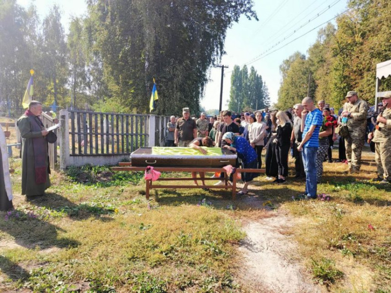 У громаді на Чернігівщині попрощалися із загиблим воїном, що дев’ять місяців вважався зниклим безвісти