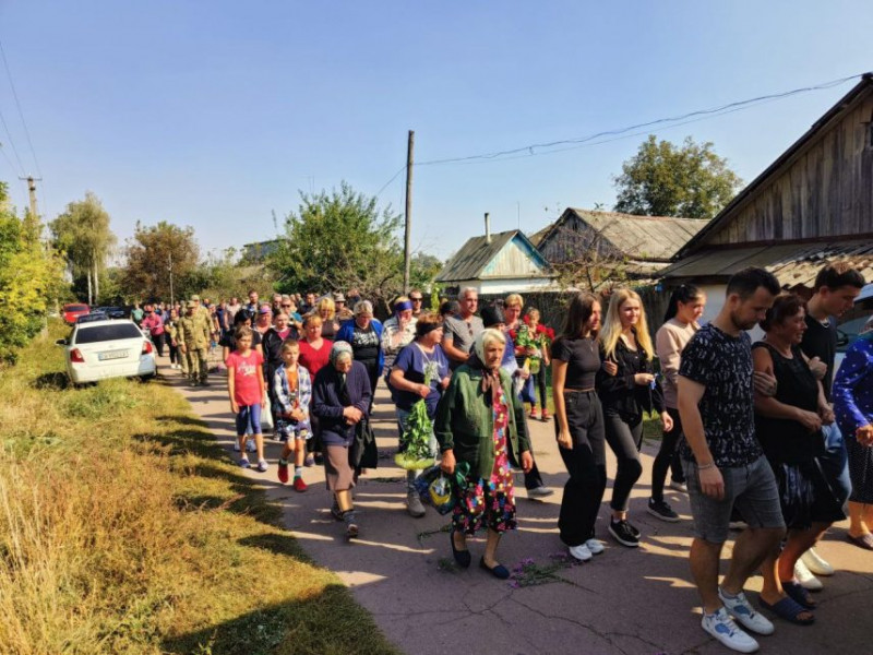 У громаді на Чернігівщині попрощалися із загиблим воїном, що дев’ять місяців вважався зниклим безвісти