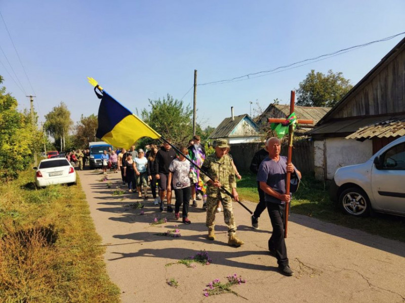 У громаді на Чернігівщині попрощалися із загиблим воїном, що дев’ять місяців вважався зниклим безвісти