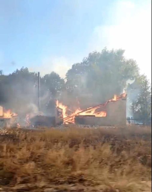 Вигоріле майже дотла село Єліне на прикордонні Чернігівщини раніше любили відвідувати туристи