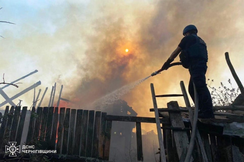 За добу на Чернігівщині сталося 27 пожеж, в тому числі через бойові дії (Фото)