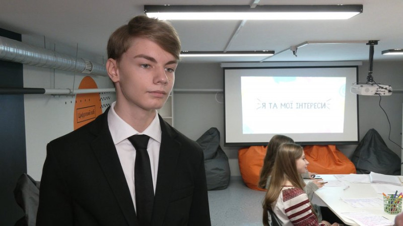 Кар'єрні радники для школярів: як 120 учнів з Чернігова проходять пілотний курс з профорієнтації