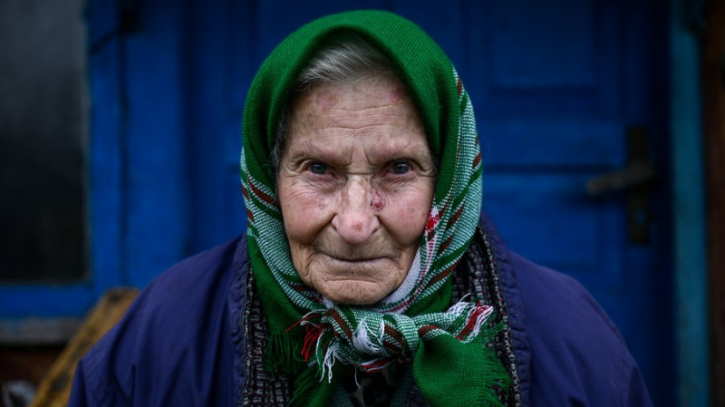 "Люду багато було — вже повідмирали": як живе єдина жителька перейменованого села на Чернігівщині