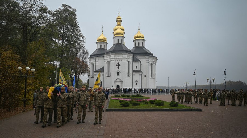 "Він хотів помститися": у Чернігові попрощалися із загиблим бійцем "Азову" Іваном Придатком