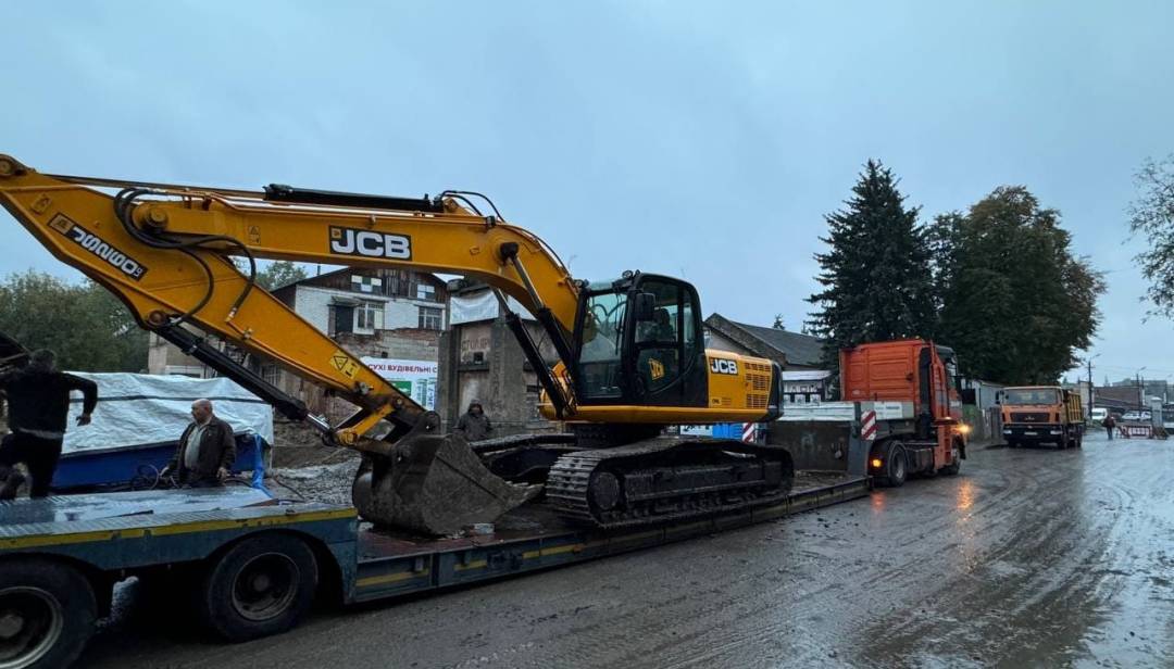 Аварія на каналізаційному колекторі в районі Шерстянки: водопостачання відновлено, ремонтні роботи тривають
