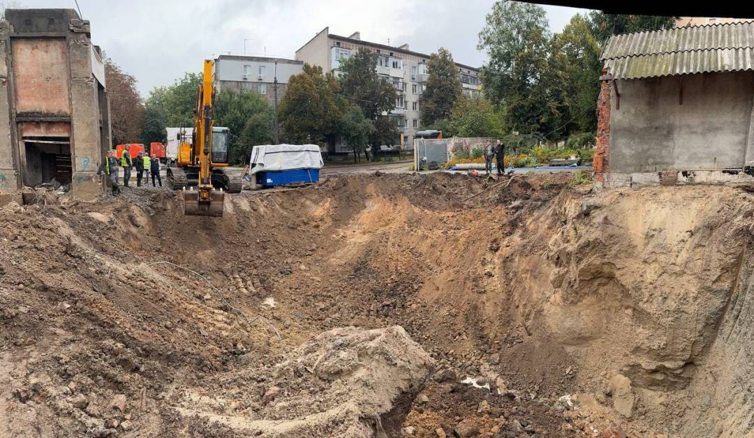 Аварія на каналізаційному колекторі в районі Шерстянки: водопостачання відновлено, ремонтні роботи тривають