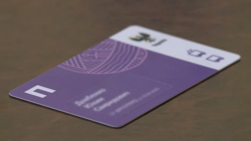 Платні транспортні картки для немісцевих пільговиків у Чернігові: чи законно це?