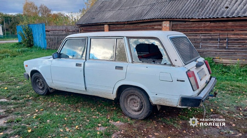 Пошкоджені будинки, авто, загинули кінь і корова: росіяни обстріляли село на Чернігівщині