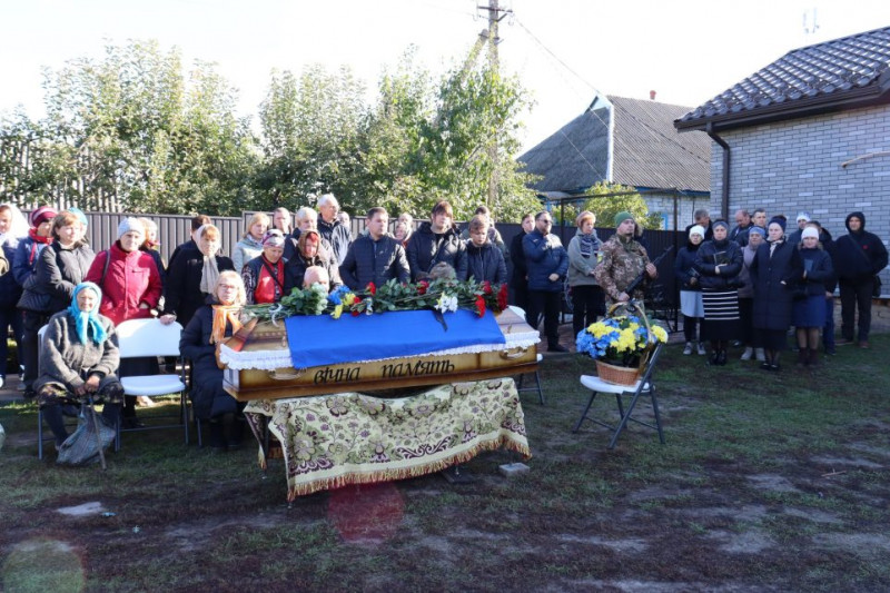 На Чернігівщині попрощалися з сержантом, який загинув під час виконання бойового завдання на Донеччині