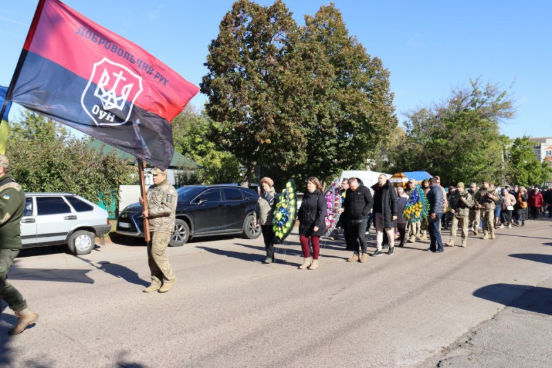 На Чернігівщині попрощалися з сержантом, який загинув під час виконання бойового завдання на Донеччині