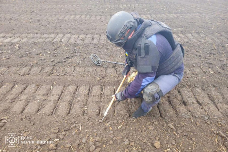 Сапери з Чернігівщини допомагають розміновувати деокуповані території Харківщини