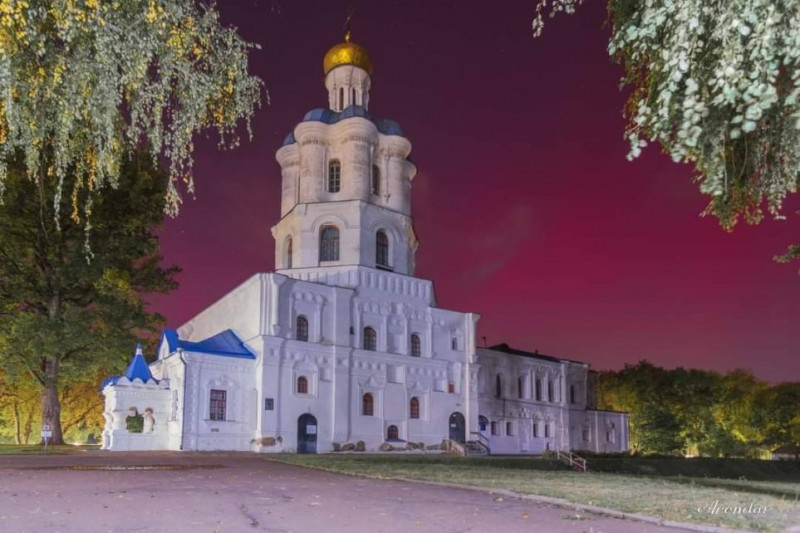 Що таке полярне сяйво та чому спостерігаємо його на Чернігівщині: роз’яснення фахівця