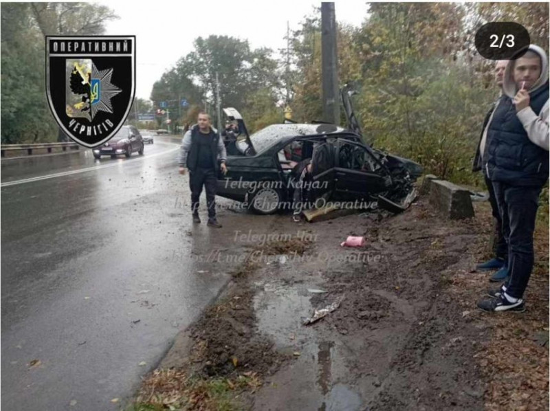 У Чернігові сталася аварія: водій із травмами доправлений до лікарні