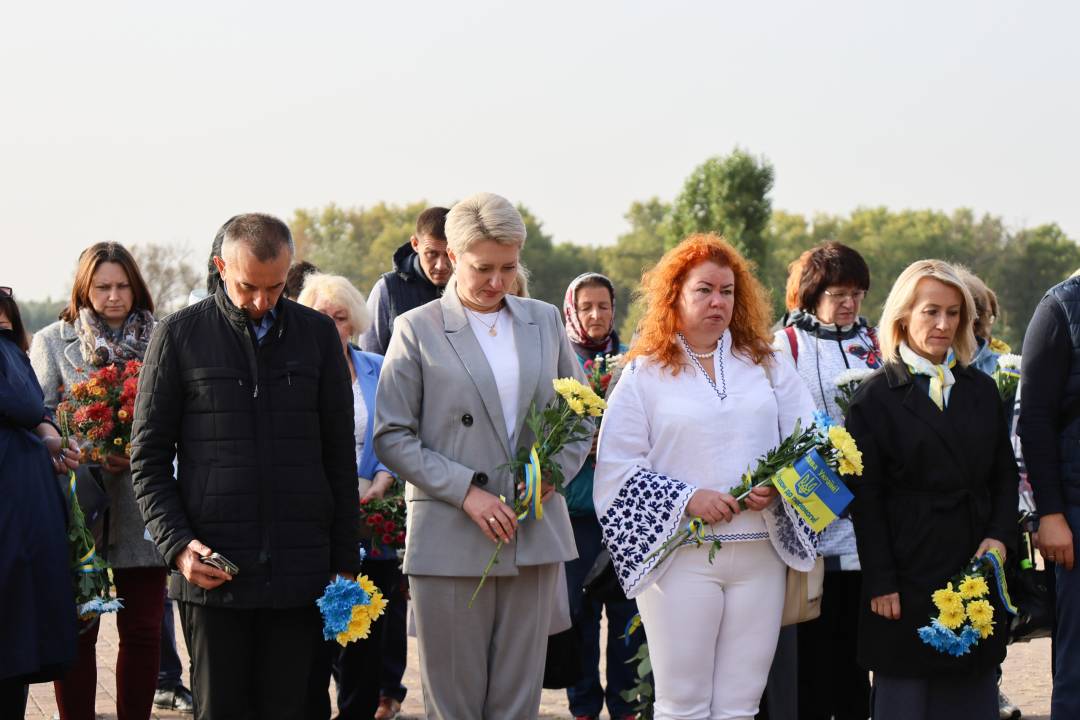 У Чернігові вшанували пам'ять полеглих Героїв у День захисників та захисниць України