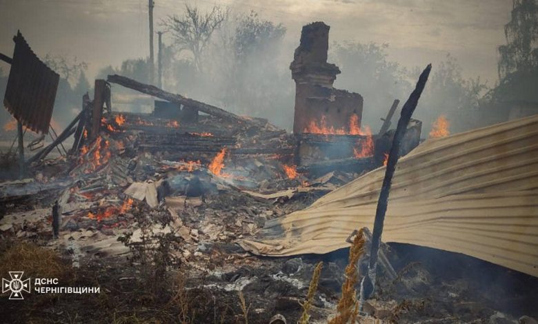 У Гірську, по якому вдарили росіяни, триває гасіння пожеж (Фото)