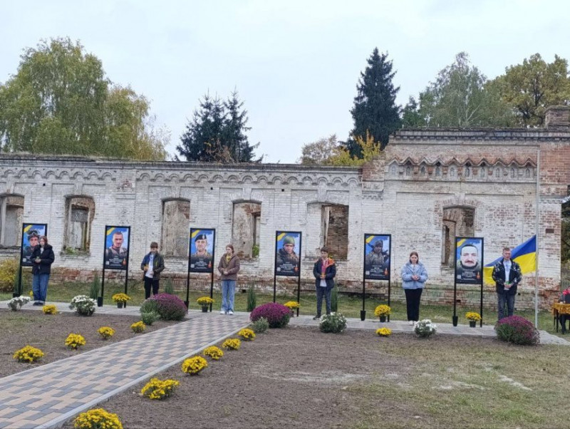 У громаді на Чернігівщині встановили Алею пам’яті