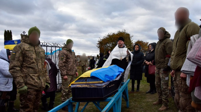 На Чернігівщині поховали лейтенанта Дмитра Цуда