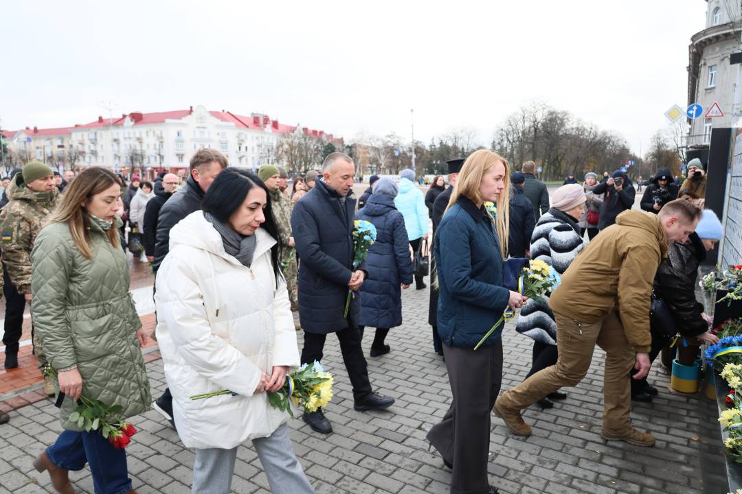 1000 днів від початку повномасштабного вторгнення рф. В Чернігові вшанували пам'ять загиблих військових та цивільних