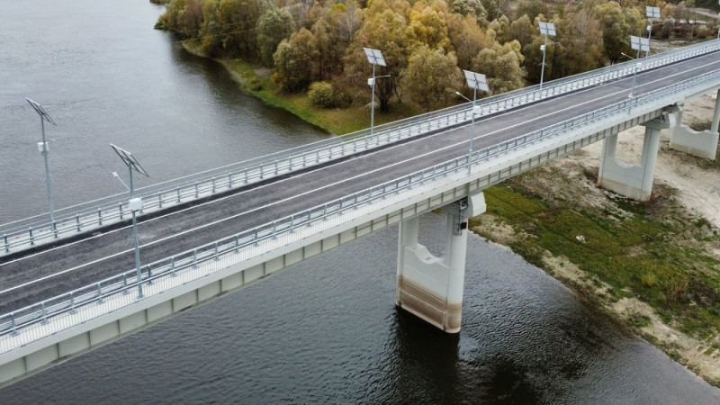 На Чернігівщині відбудували 300-метровий міст через Десну