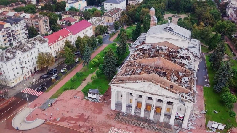 Російському генералу, який віддав наказ вдарити ракетою по драмтеатру у Чернігові, оголосили про підозру