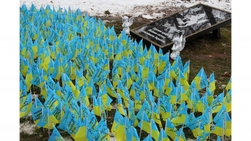 У селищі на Чернігівщині відкрили Алею Слави в пам'ять про загиблих військових