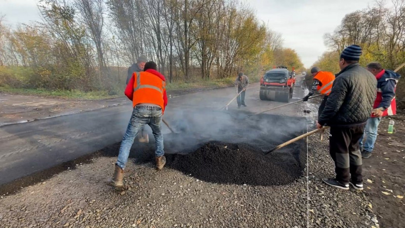 Майже 6 мільйонів гривень витратили громади на Чернігівщині у 2024 році на ремонт доріг