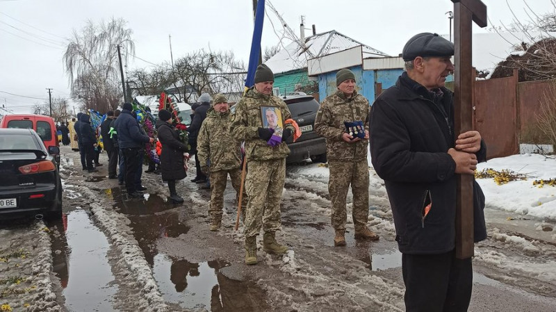 На Чернігівщині поховали двох бійців — Володимира Салуяна та Ярослава Кураленю