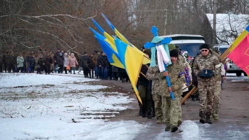 У Сосницькій громаді на Чернігівщині попрощалися з військовим ЗСУ Павлом Пархоменком, який загинув на Луганщині