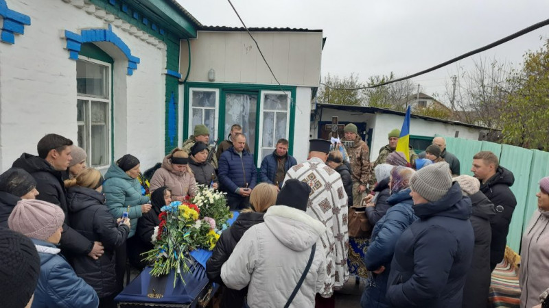 На Чернігівщині попрощалися з воїном, який загинув у 2023 році на Донеччині