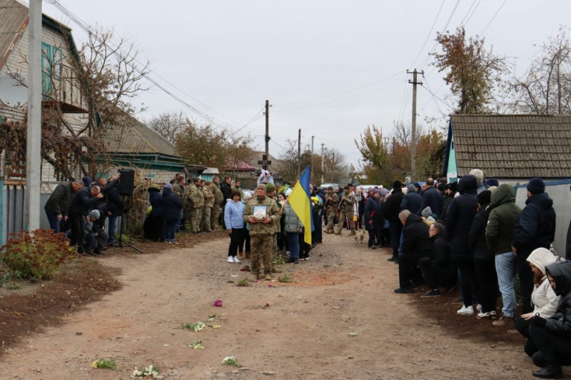 На Чернігівщині попрощалися з воїном, який загинув у 2023 році на Донеччині