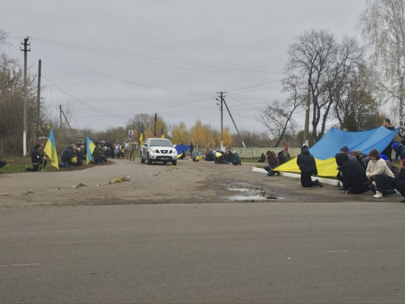 На Чернігівщині провели в останню путь воїна