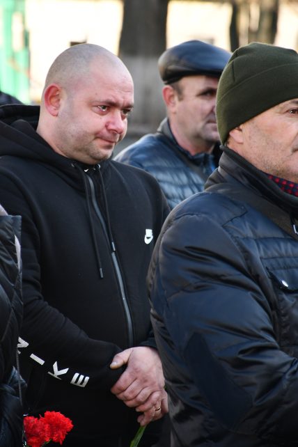 На фасадах двох навчальних закладів на Чернігівщині встановили меморіальні дошки на честь загиблих воїнів