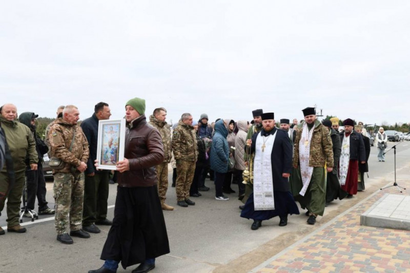 На кладовищі «Яцево» у Чернігові відкрили відновлену капличку на честь полеглих воїнів (Фото)