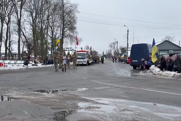 На щиті: Городнянська громада прощалася із воїном