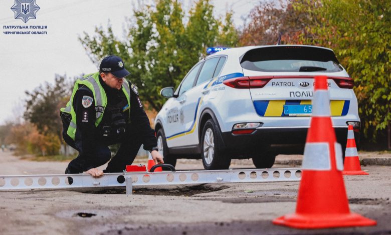 У Чернігові патрульні перевірили стан автодоріг